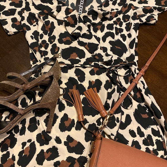 Boohoo v dress NWOT - Picture 3 of 10